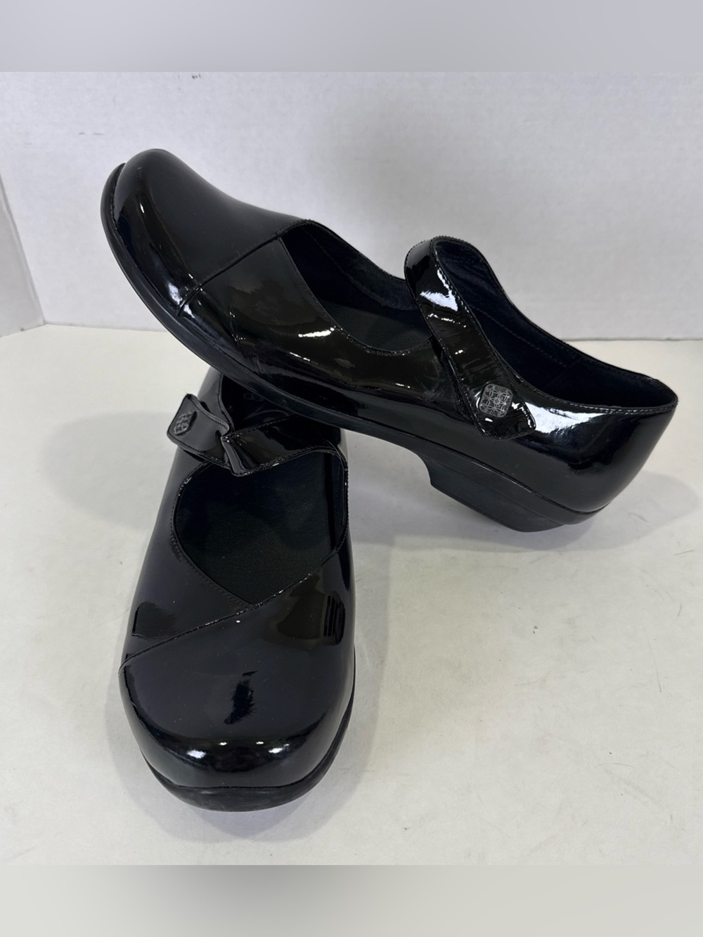 Dansko Womens Mary Jane Flats Black Patent Leather Strap Size 41 US Size 10